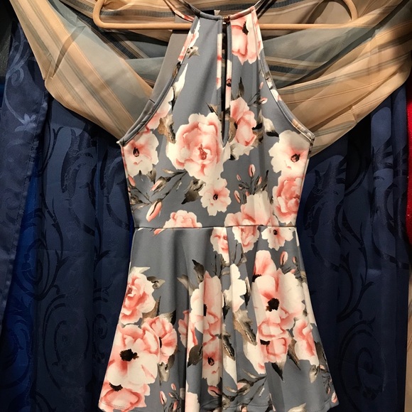 Floral romper - Picture 2 of 2